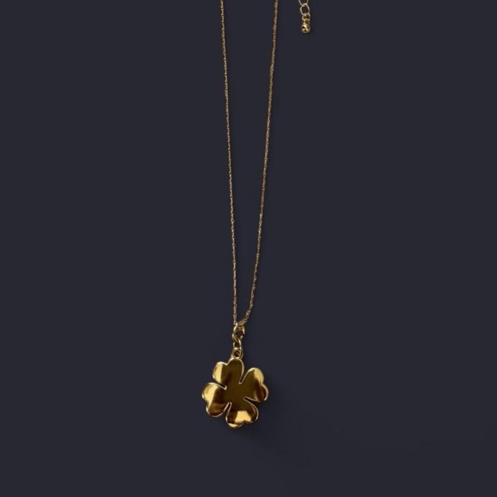 Gold Clover Pendant Necklace